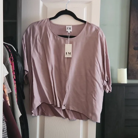 New Designer Top - Picture 2 of 5